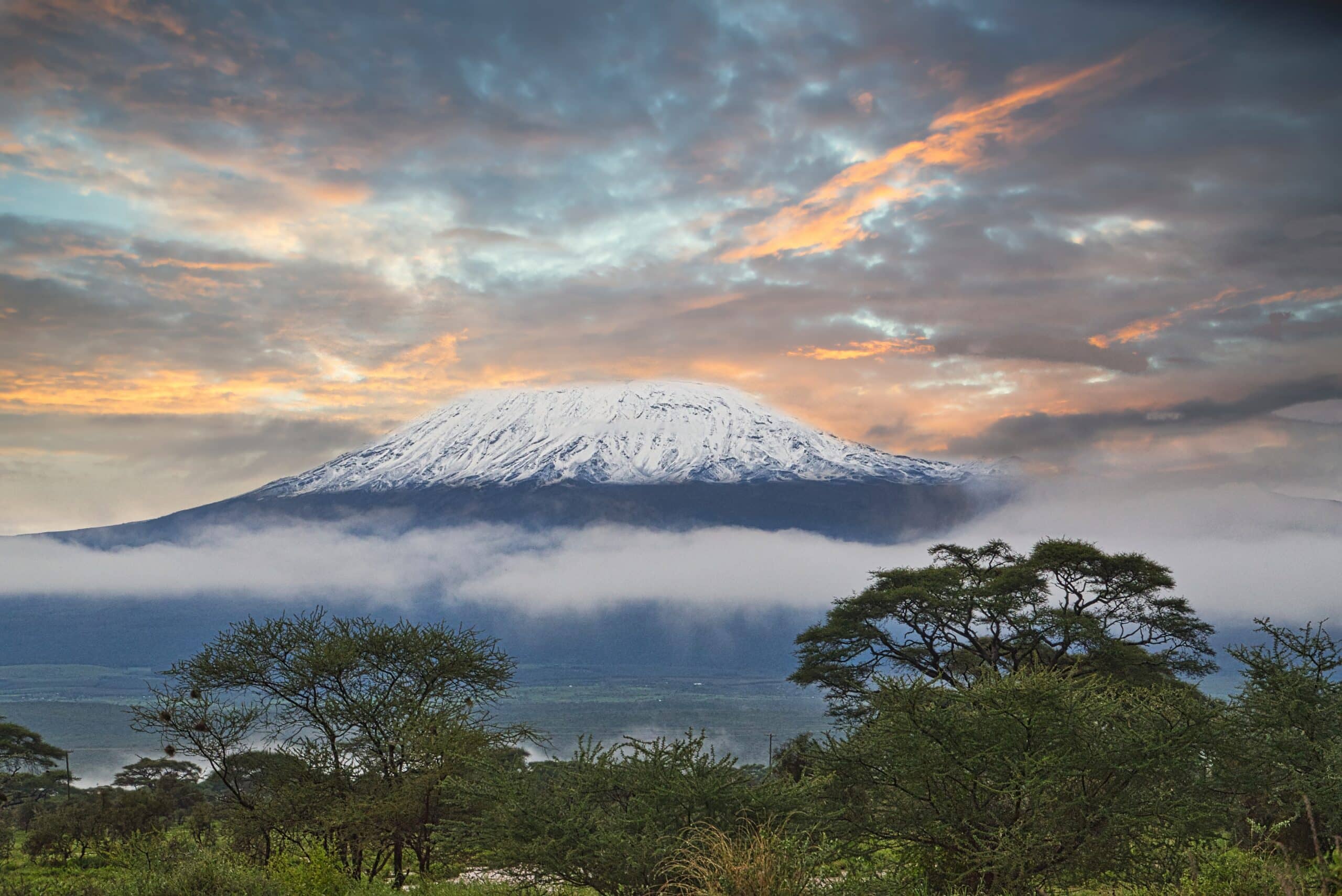 Summit-view-of-Mount-Kilimanjaro