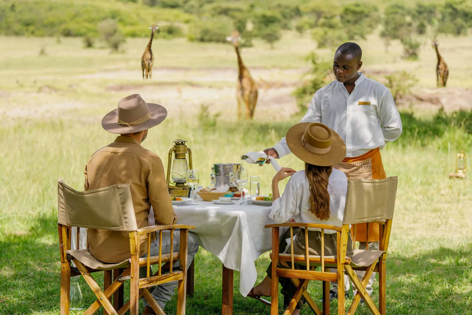 romantic_safari_serengeti_meal